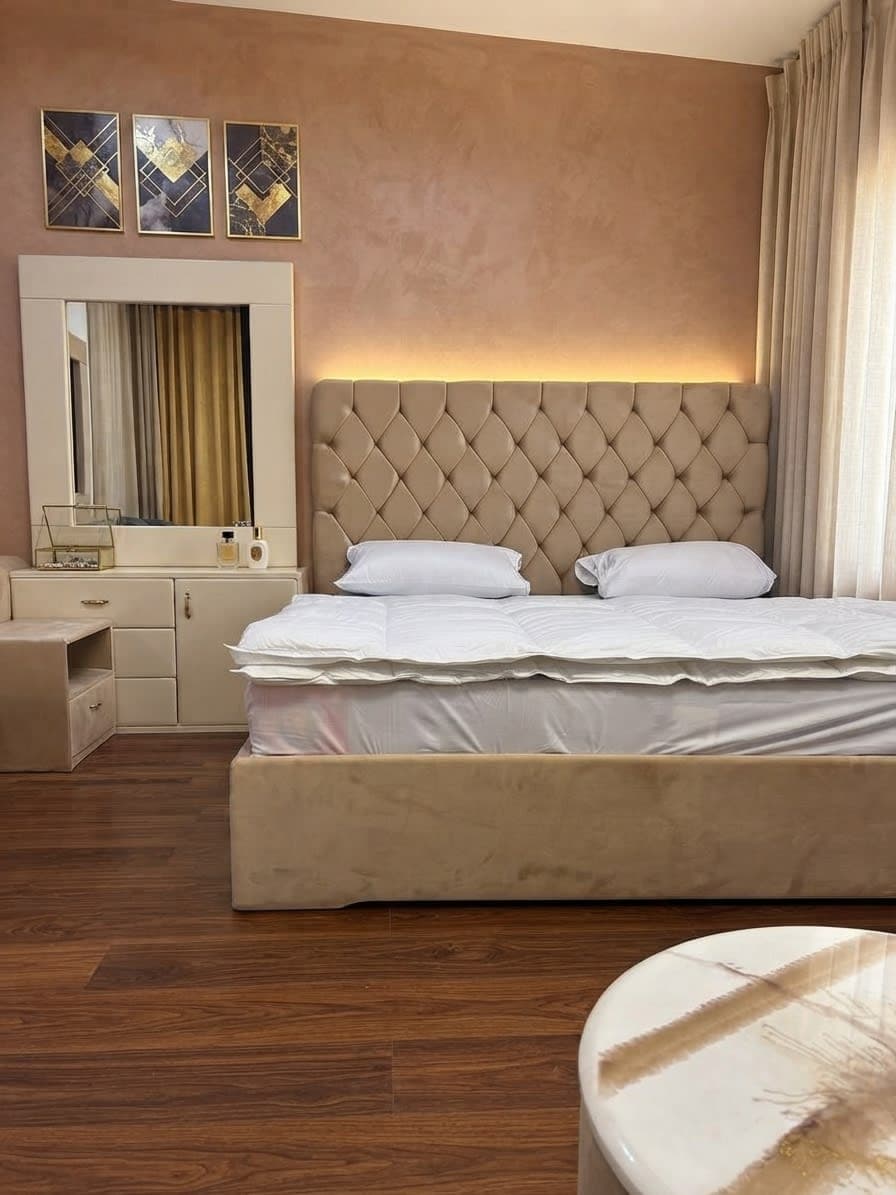 Malai Velvet Tufted Bed Set